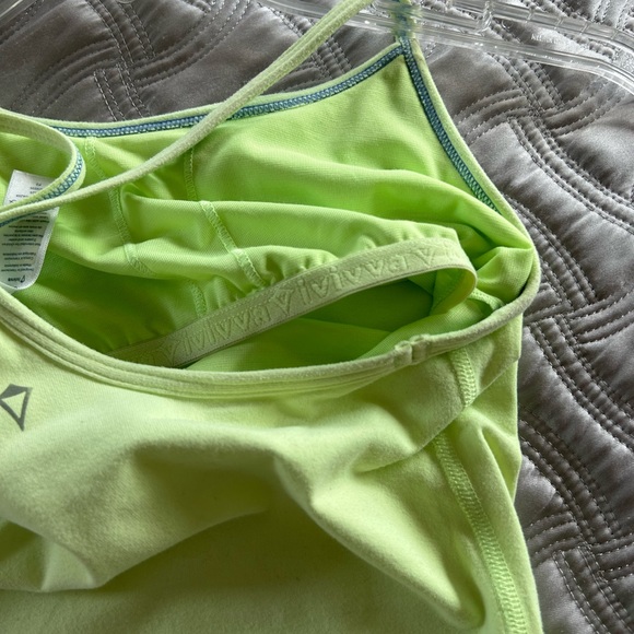 Ivivva Lululemon Tumblin' Tank Build-In Coolmax Shelf Bra,  Lime Green  size 10 - Picture 3 of 7